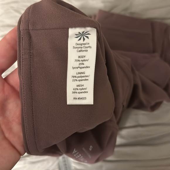 NWOT Athleta 7/8 Mesh Shine Salutation Leggings Dusty Rose/Purple - Picture 7 of 7
